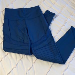 American eagle- aerie chill play move leggings